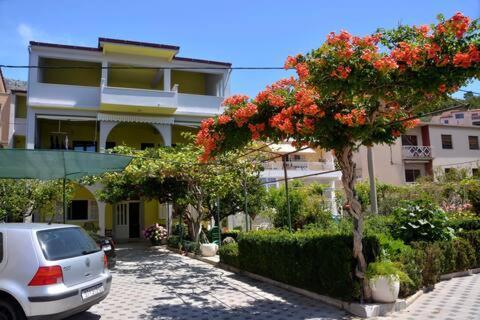 Villa Vlade- From The Heated Pool To The Beach In 1 Minute Jesenice  Exterior foto